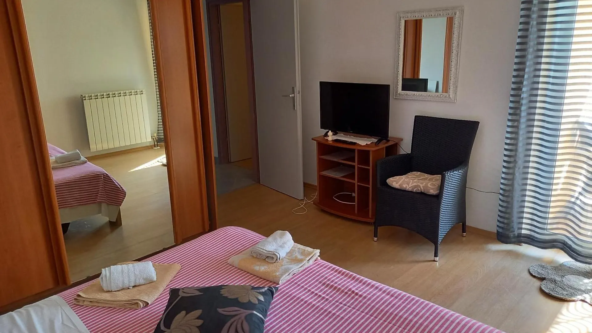 Apartments By The Sea Supetarska Draga - Gornja, Rab - 22719 Rab Town