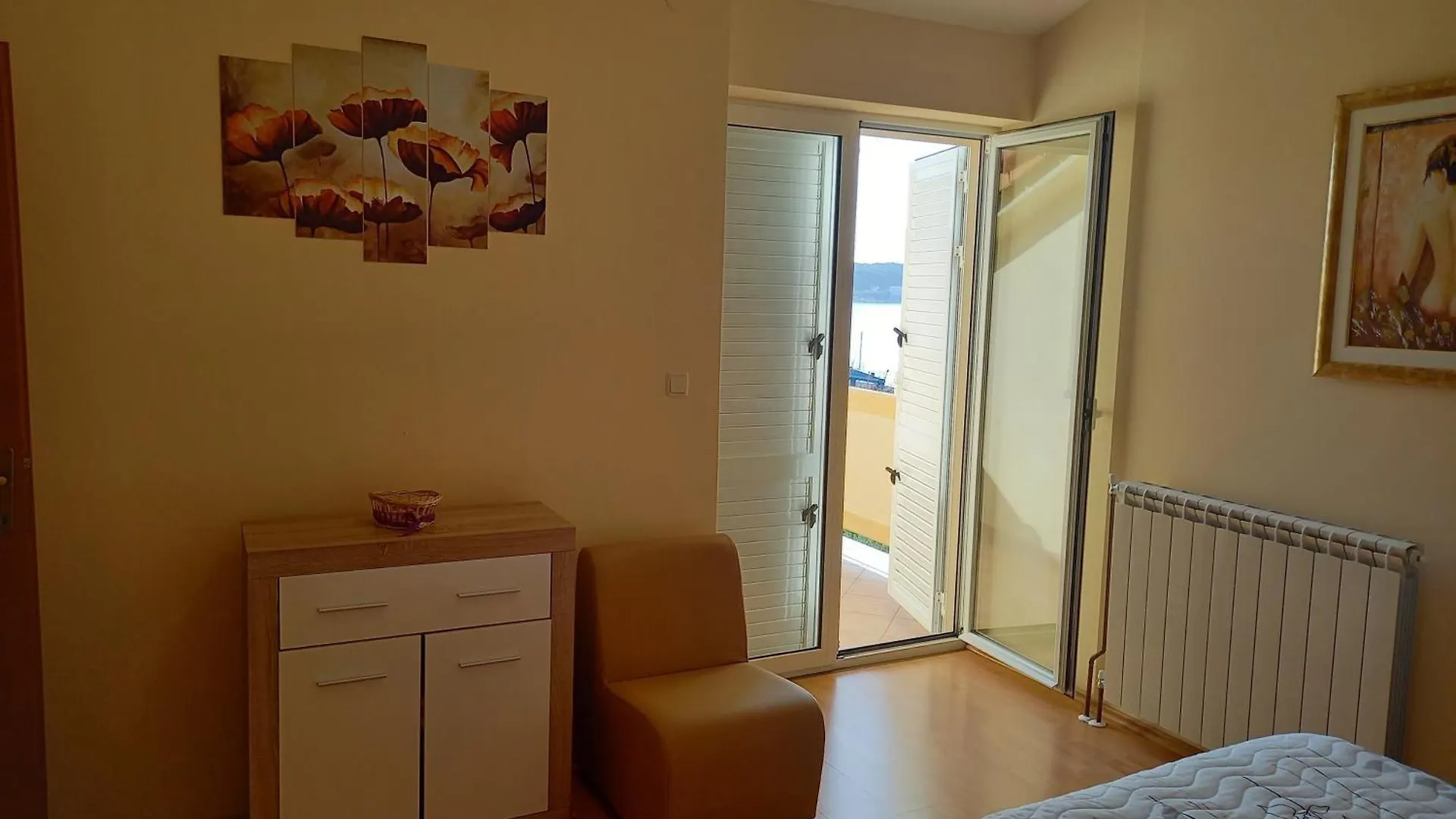Apartments By The Sea Supetarska Draga - Gornja, Rab - 22719 Rab Town